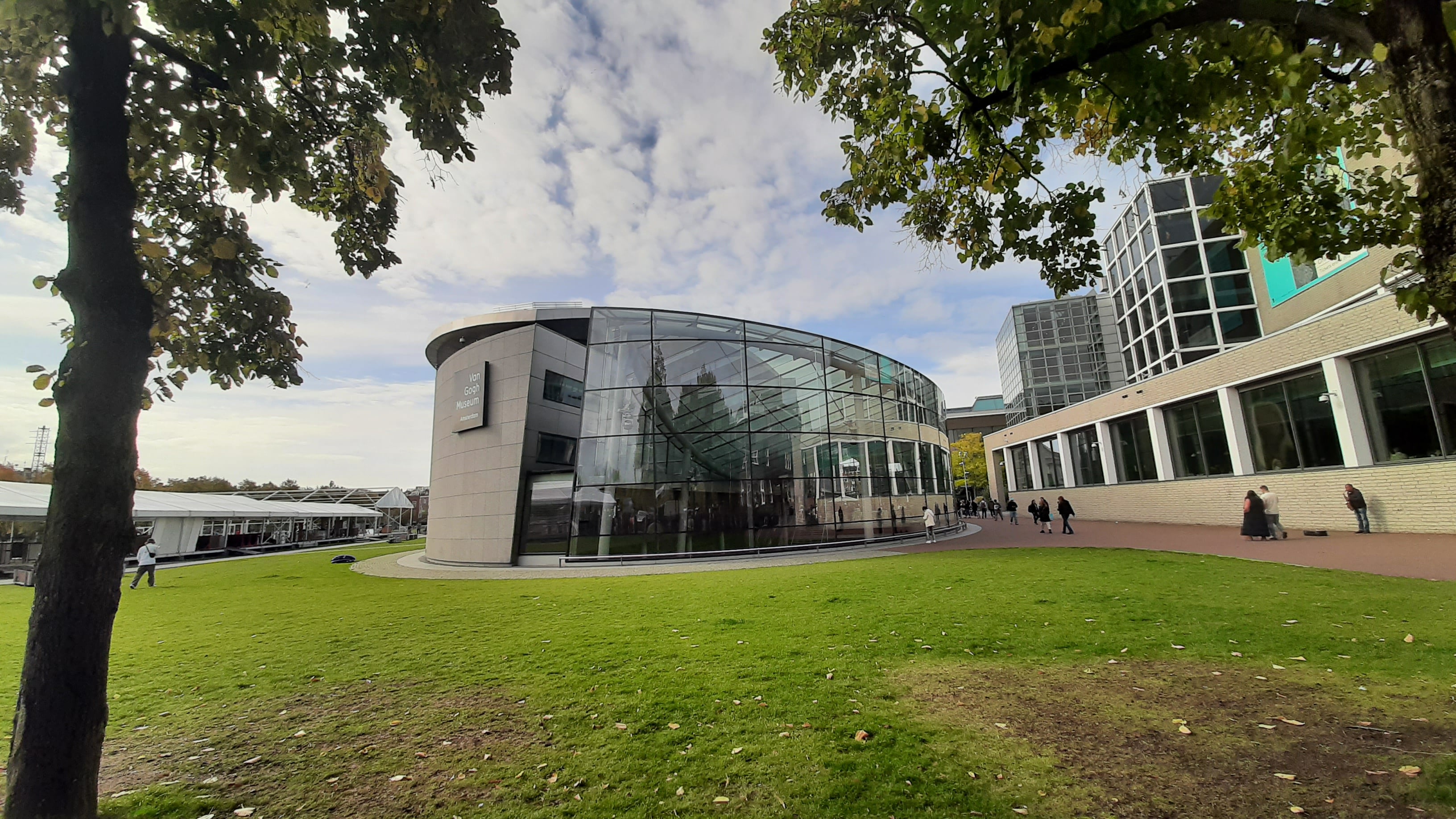 Picture of the Van Gogh museum